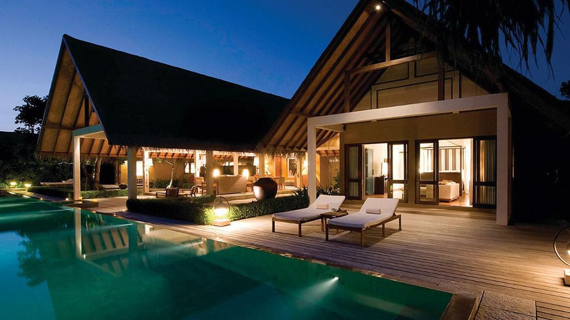 Four Seasons Landaa Giraavaru